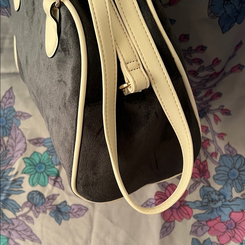 Juicy Couture Black and Cream Royal Satchel - Picture 4 of 6